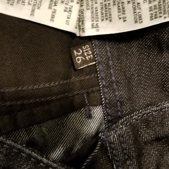 Guess Jeans - Picture 4 of 4